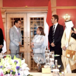 Presiden Jokowi bertemu pengusaha Brunei Darussalam membicarkan investasi IKN. (FOTO: Antaranews)